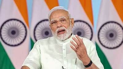 தேசிய உணர்வை ஒளிரச் செய்தவர் பாரதி! மோடி தமிழில் புகழாரம்!